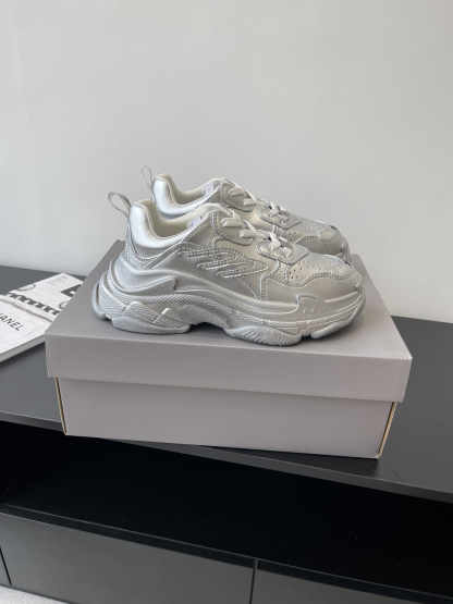 バレンシアガ「Balenciaga」25SSコレクション 3XL Sneaker スニーカー