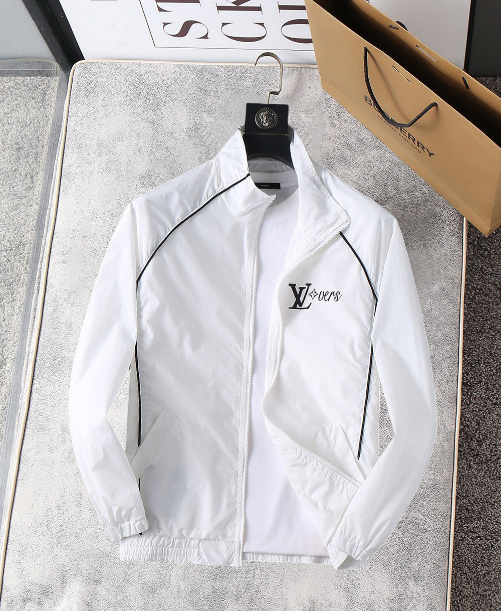 ルイ・ヴィトン「Louis Vuitton」2025 スプリング モノグラム エンボス加工 ジャケッコート着