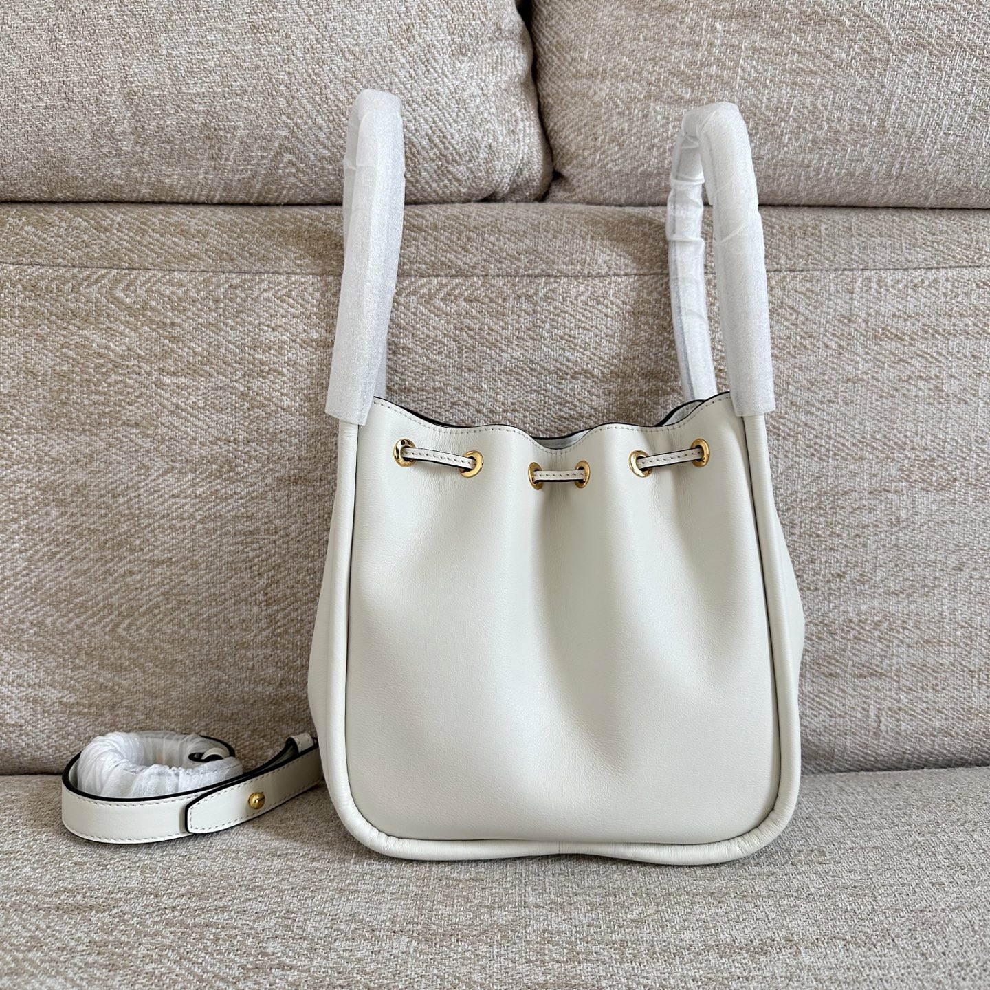 プラダ「Prada」ダーリン レザー トートバッグ