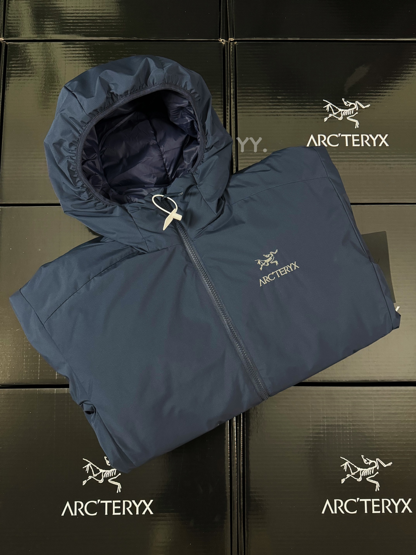 アークテリクス「ARC'TERYX」 Atom Hoody インシュレーテッドジャケット