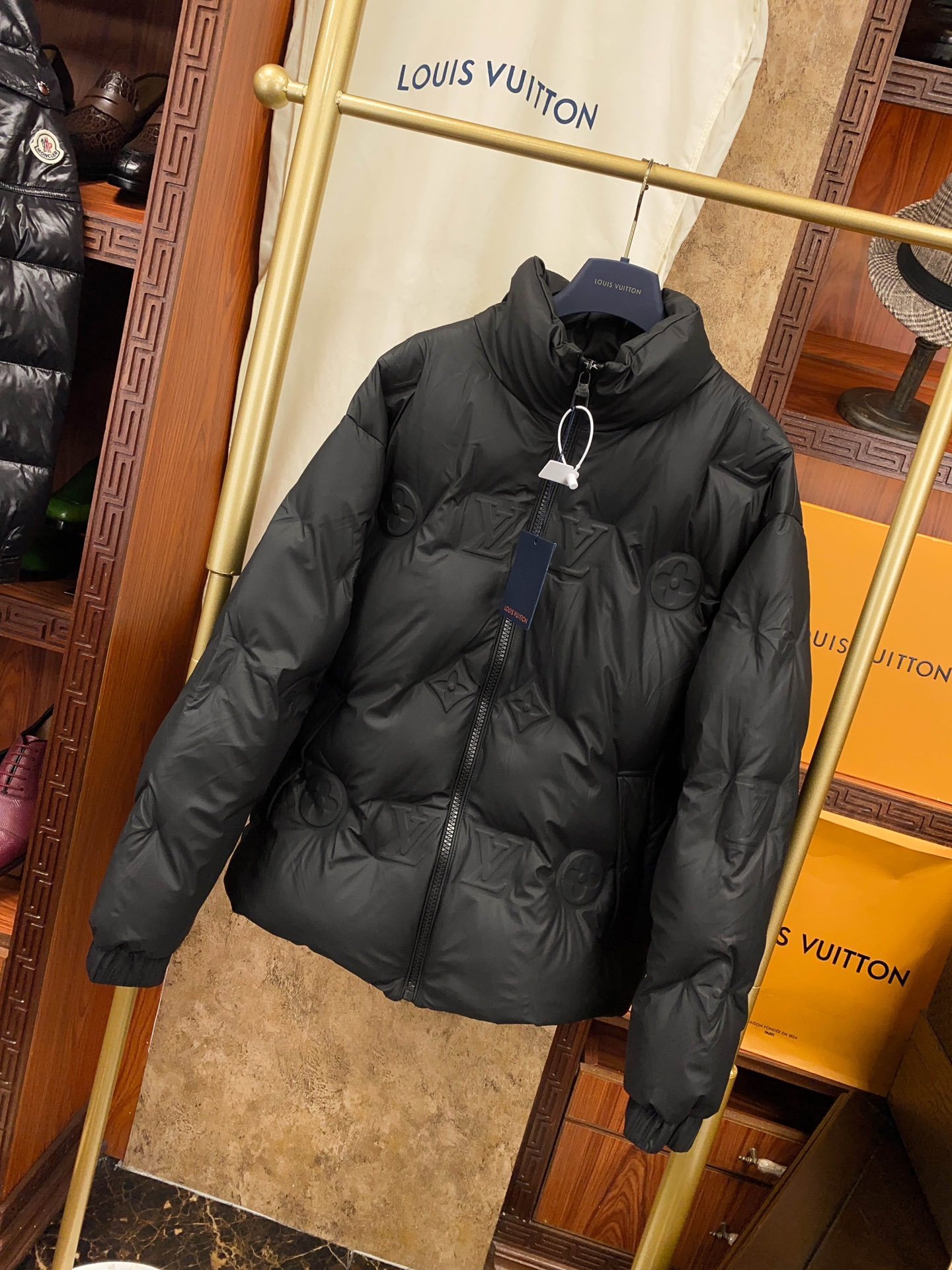 ルイ・ヴィトン「Louis Vuitton」 MONOGRAM BOYHOOD レリーフダウンジャケット