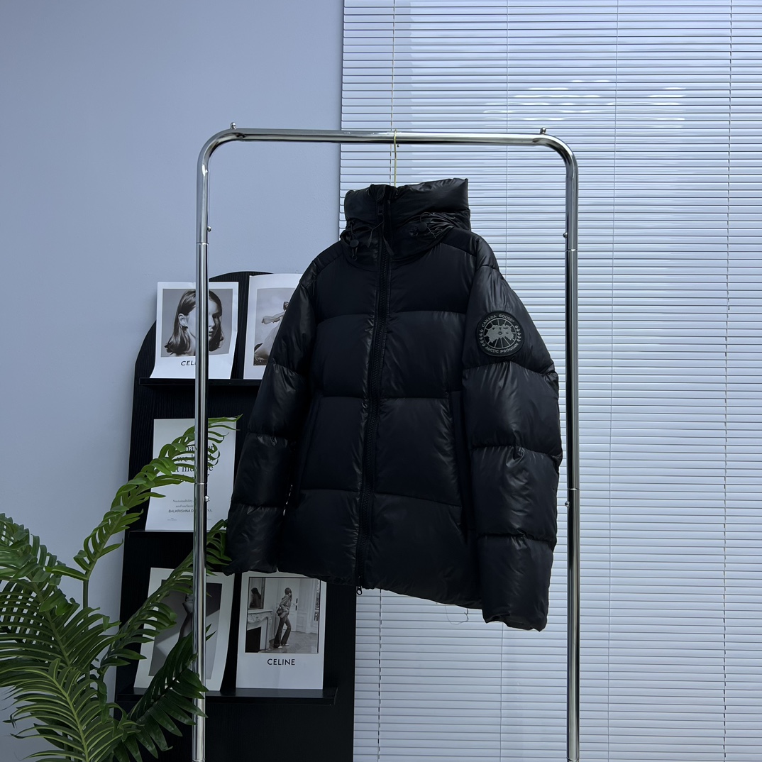 カナダグース「Canada Goose」Crofton パフダウンジャケット