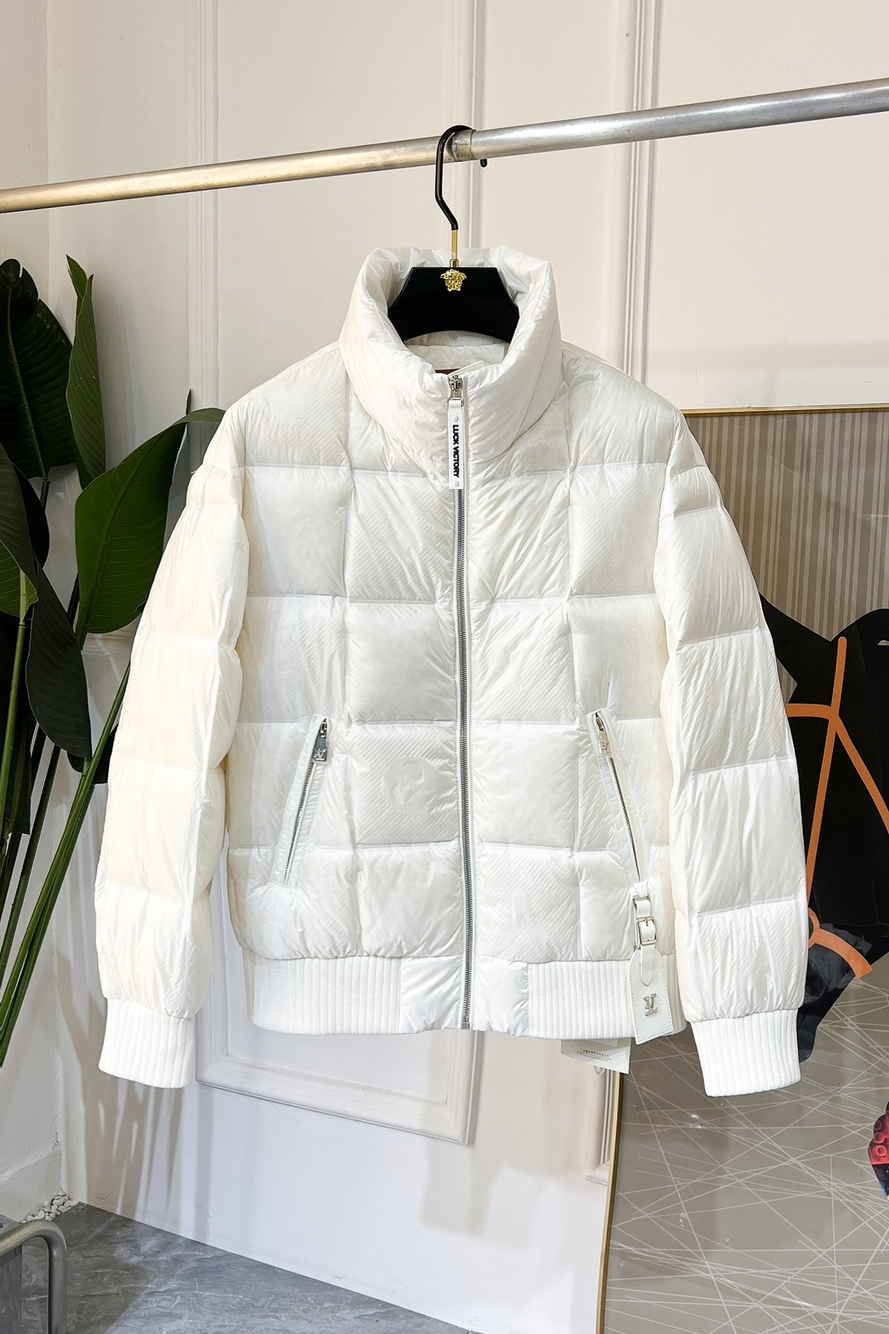 ルイ・ヴィトン「Louis Vuitton」‌ MONOGRAM PILLOW ダウンジャケット
