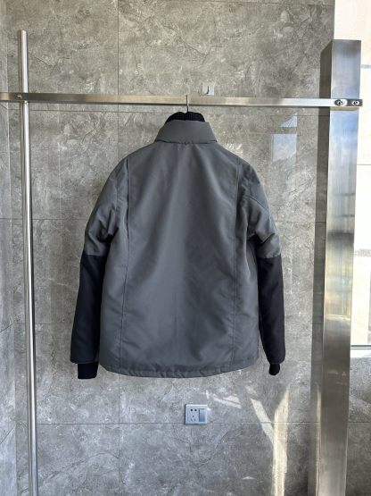 カナダグース「Canada Goose」メンズ ライトウェイトダウンジャケット