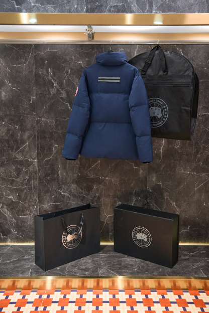 カナダグース「Canada Goose」 Lawrenceショートダウンジャケット