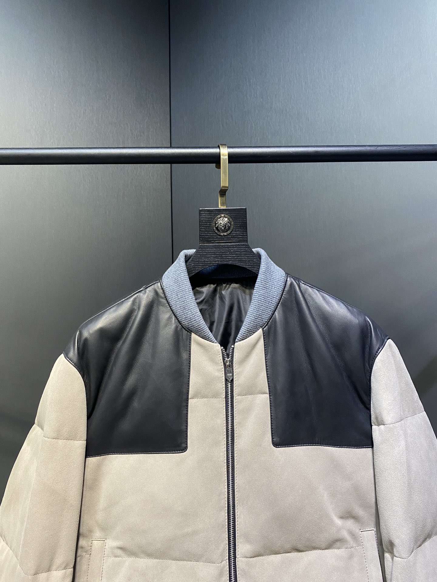 エルメス「Hermès」 2025秋冬 ダウンジャケット