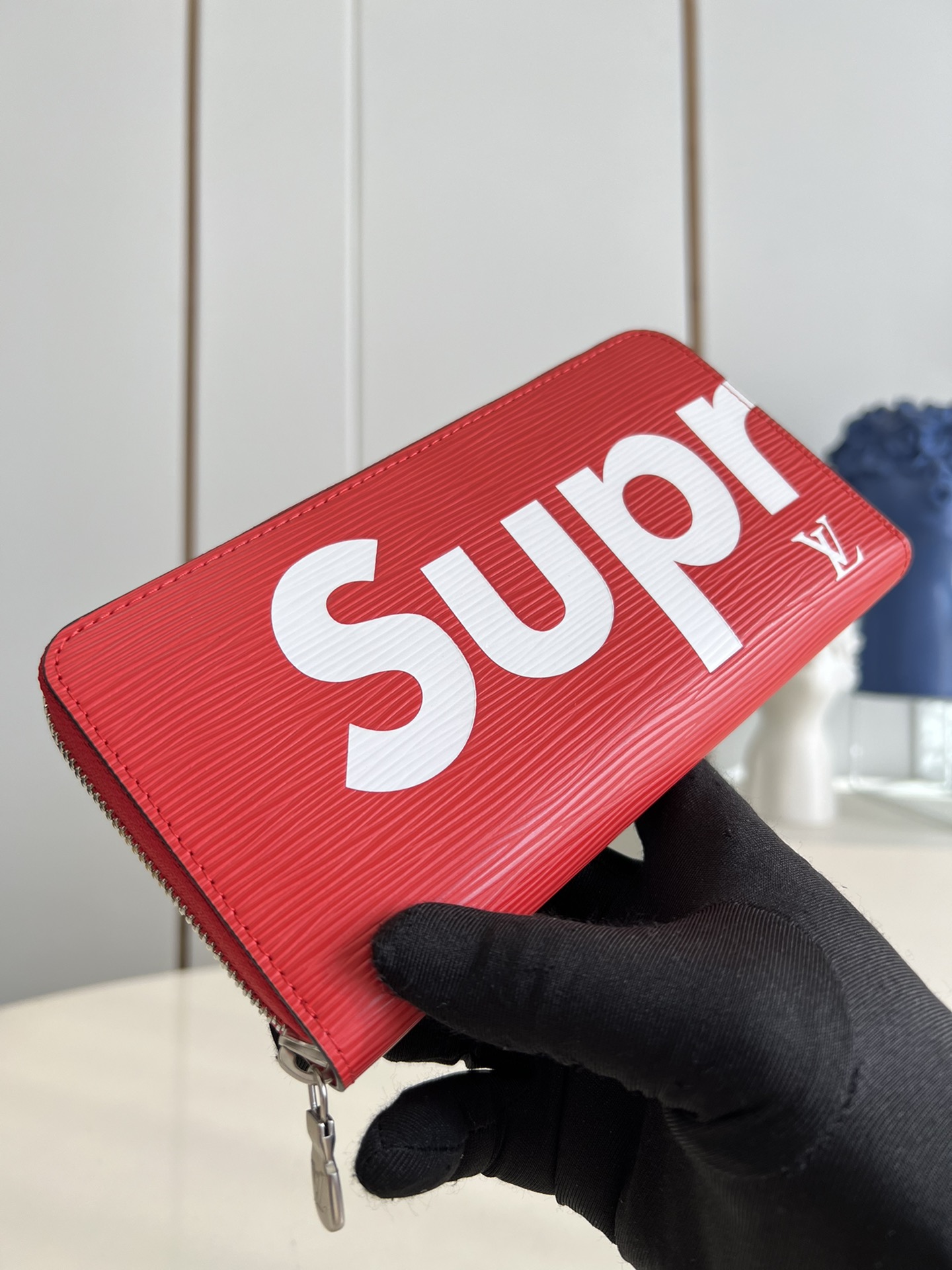 ルイ・ヴィトン「Louis Vuitton」LV ✕ Supreme コラボ ジッピー･ウォレット