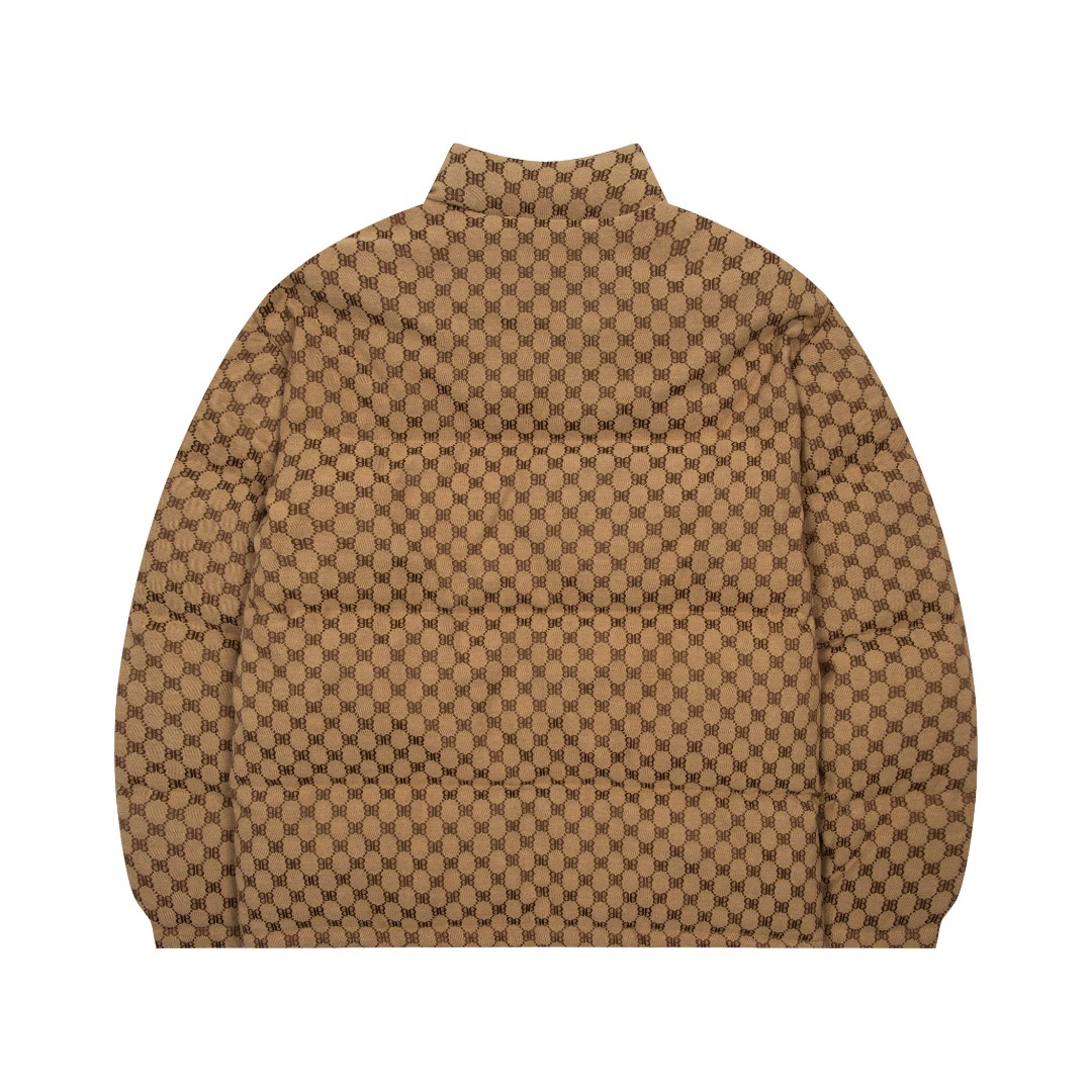 バレンシアガ「Balenciaga」‌ダブルB フルプリント ダウンジャケット