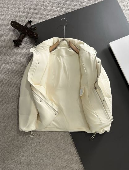 バレンシアガ「Balenciaga」‌2024秋冬最新バーチカルネックダウンジャケット