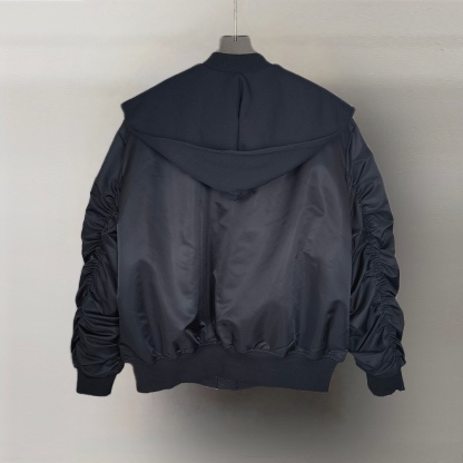 バレンシアガ「Balenciaga」‌秋冬コレクションのダブルキャップパッチワークフライトジャケット-ISETAN PRESTIGE CURATED