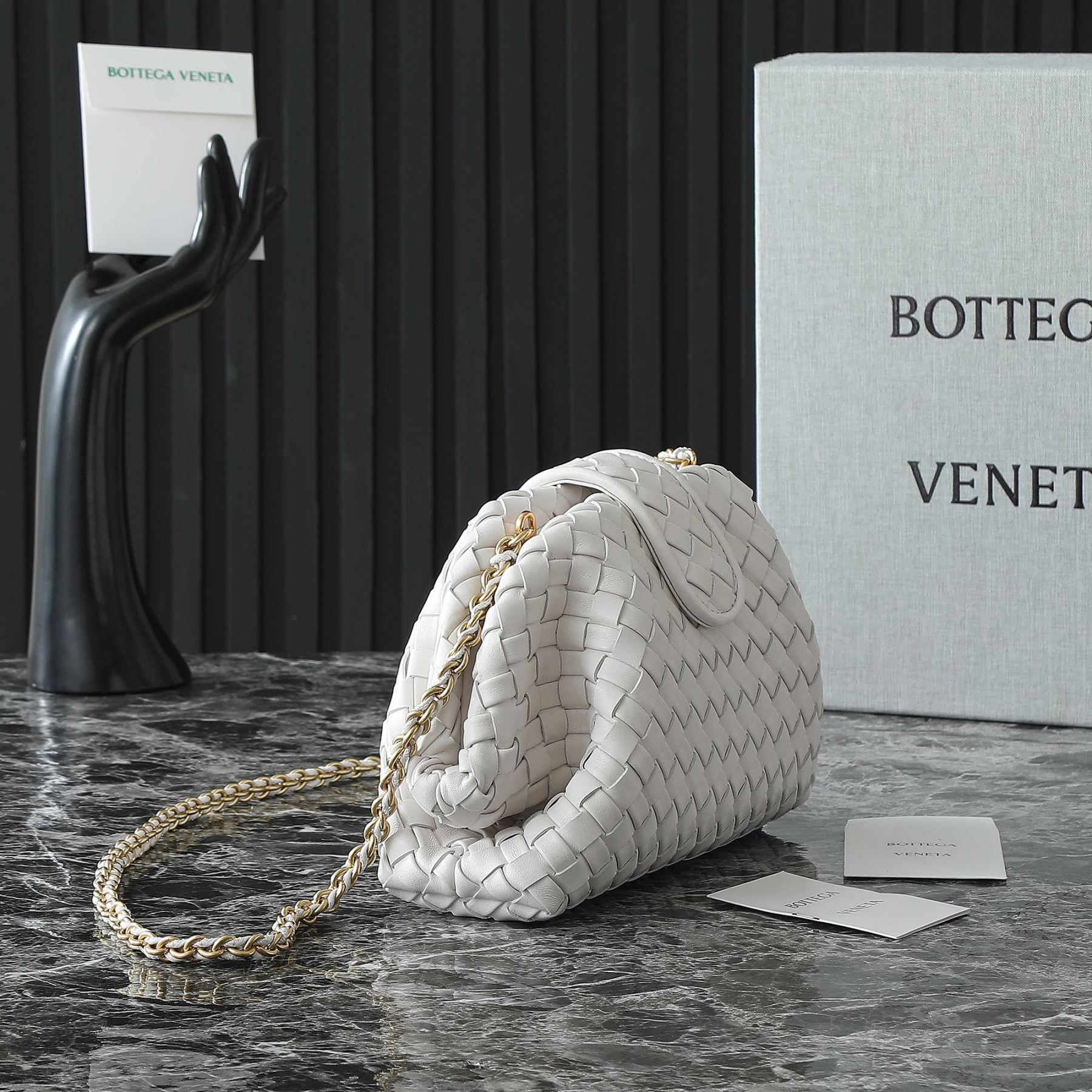 ボッテガ・ヴェネタ「Bottega Veneta」 Lauren 1980 Teen チェーンクラッチバッグ
