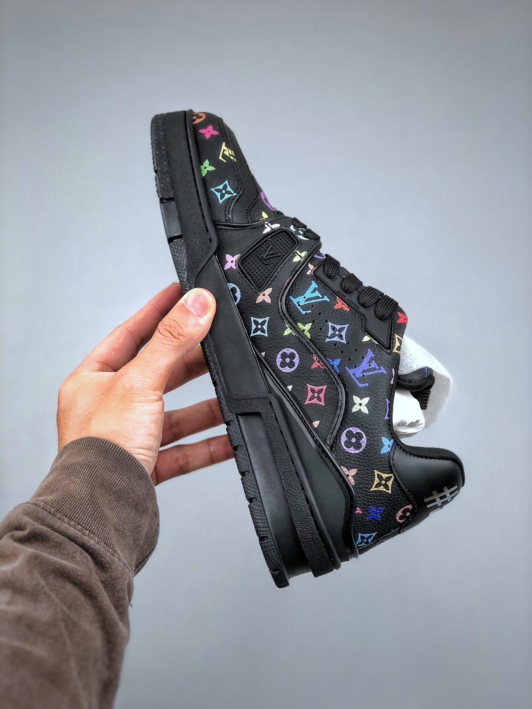 「コラボモデル」Louis Vuitton x Trainerローテクスニーカー