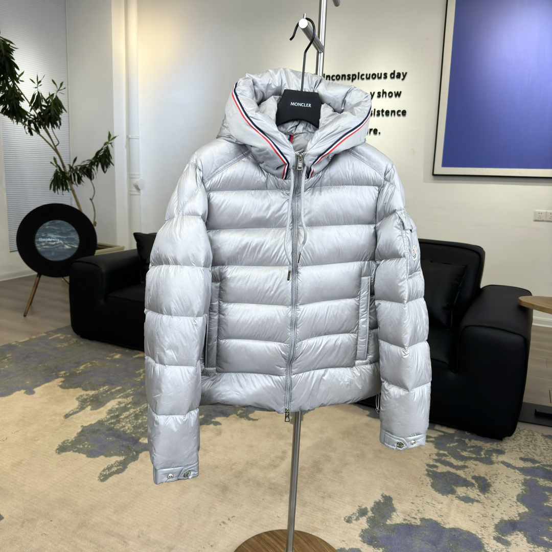 モンクレール「Moncler」フード付きカラーブロック ダウンジャケット
