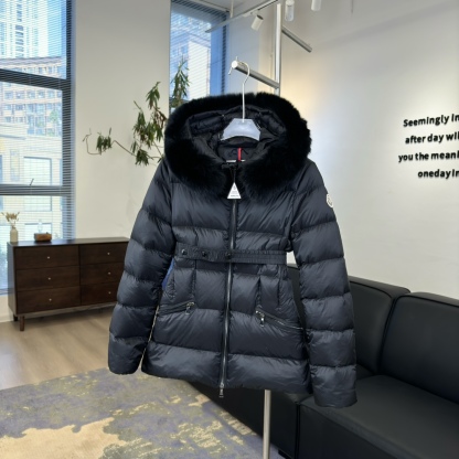 モンクレール「Moncler」シェルパトリム ベルテッド ダウンジャケット レディース