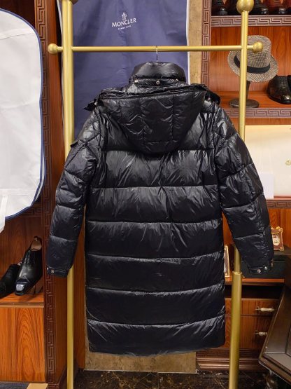 モンクレール「Moncler」ミドル丈フード付きダウンジャケット