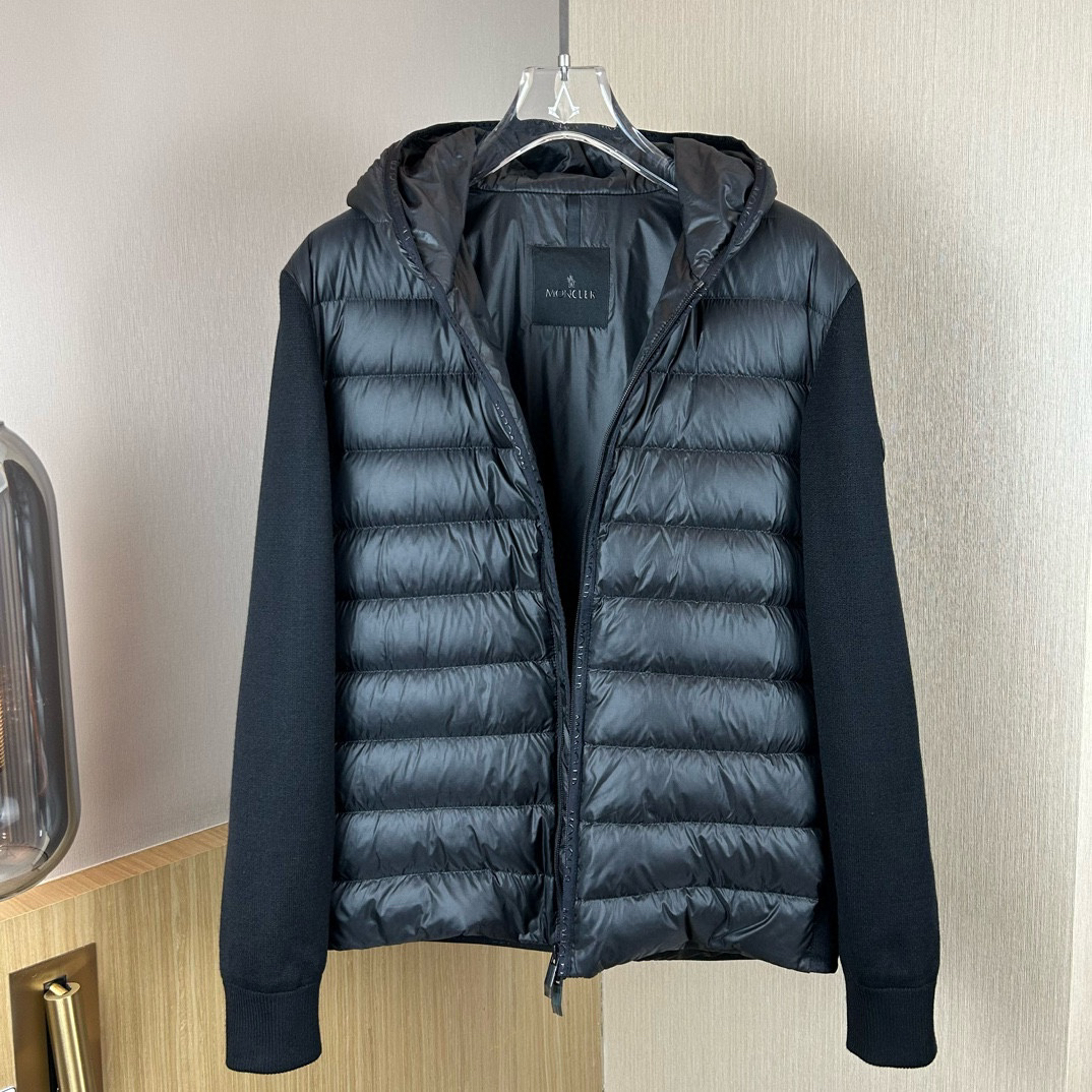モンクレール「Moncler」ミドル丈フード付きダウンジャケット