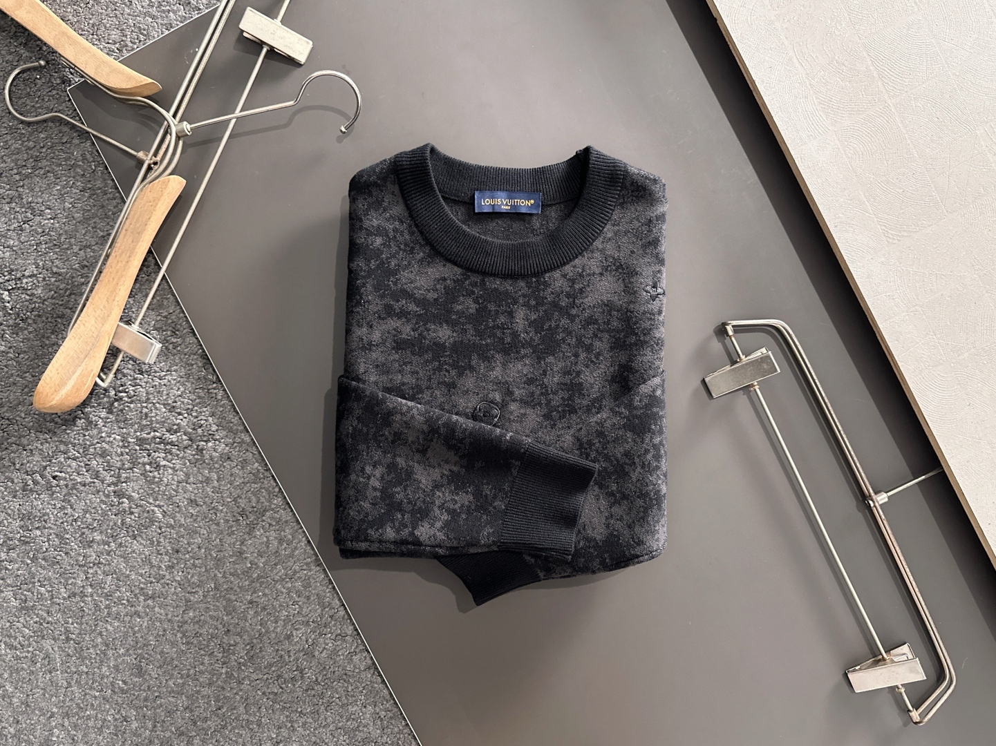 ルイ・ヴィトン「Louis Vuitton」秋冬 メンズ  クルーネックニット