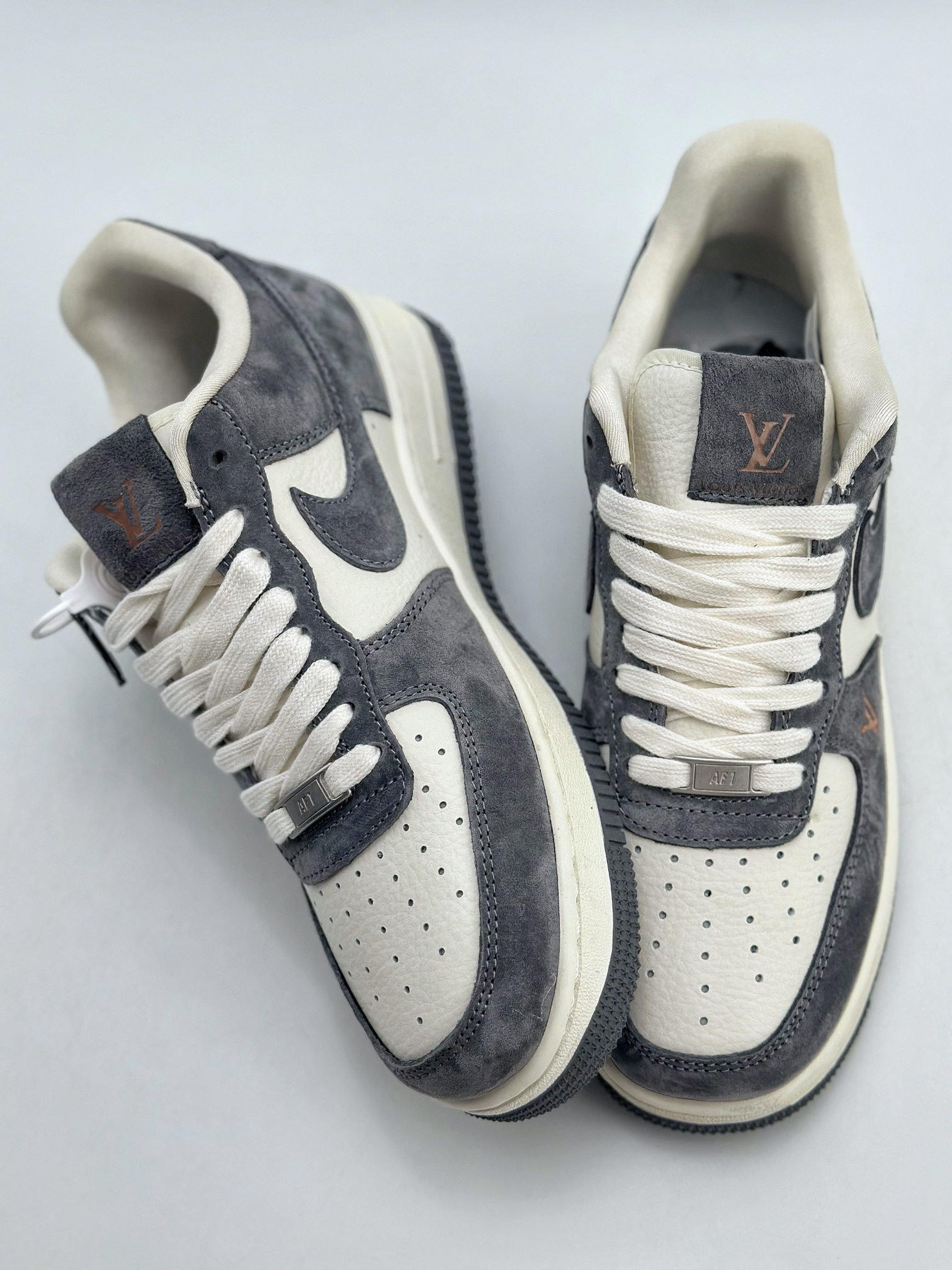 「コラボモデル」Louis Vuitton x Nike Air Force 1 Low スニーカー
