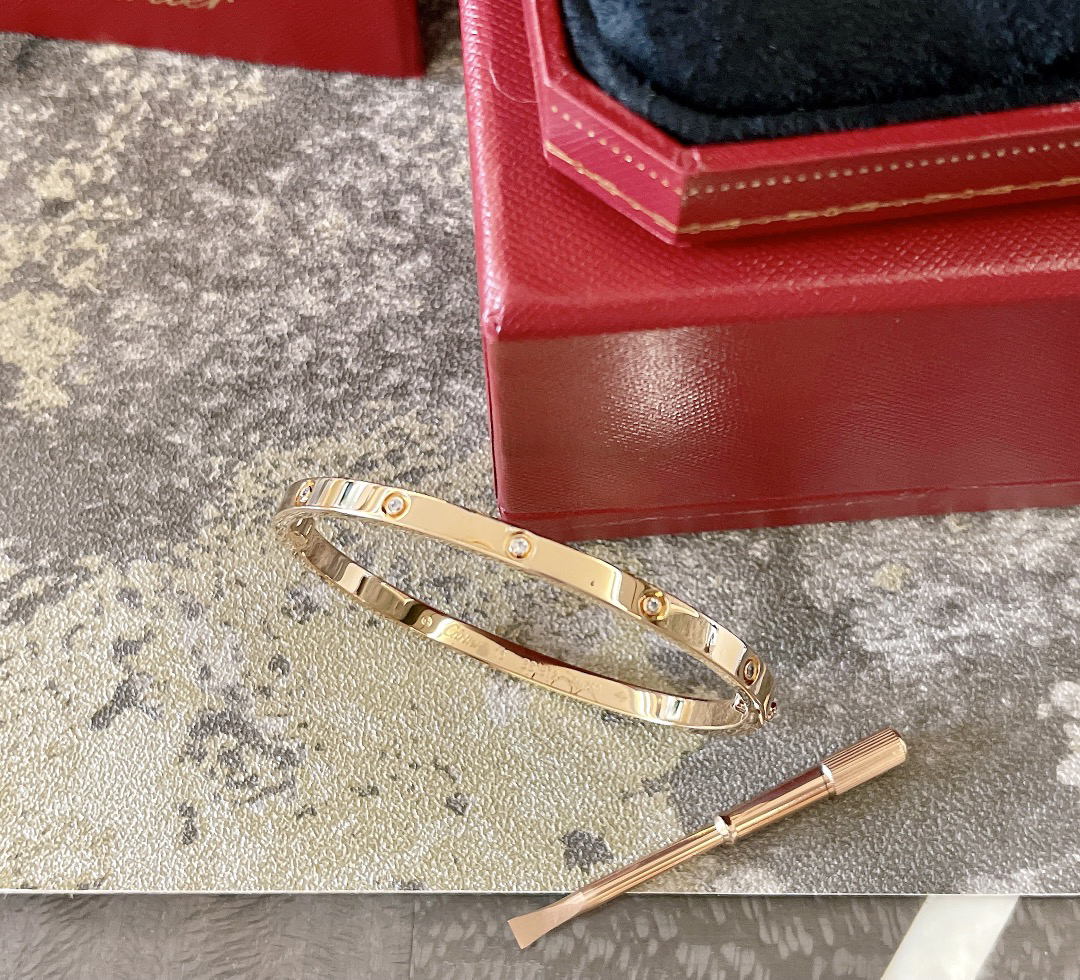 カルティエ「Cartier」 ジュエル オブ ラブ 10ダイヤモンド ミニ ブレスレット