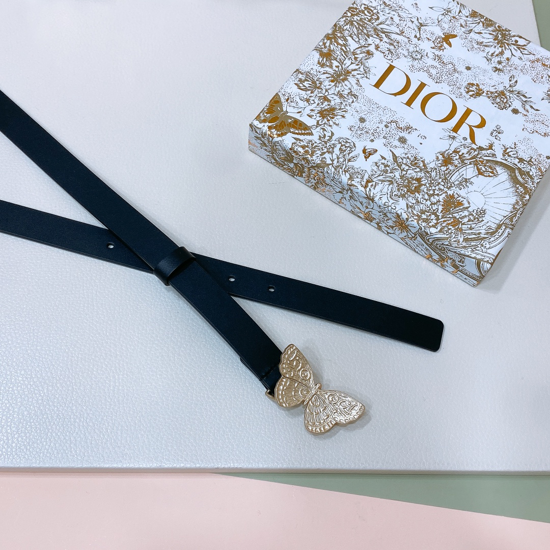ディオール「Dior」Métamorphose スムースレザー バタフライバックル ベルト100CM