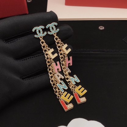 シャネル「Chanel」 マルチカラー フリンジ ピアス