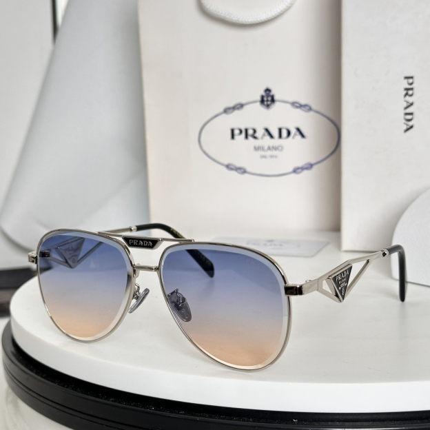 プラダ「Prada」Linea Rossa 2025 サングラス