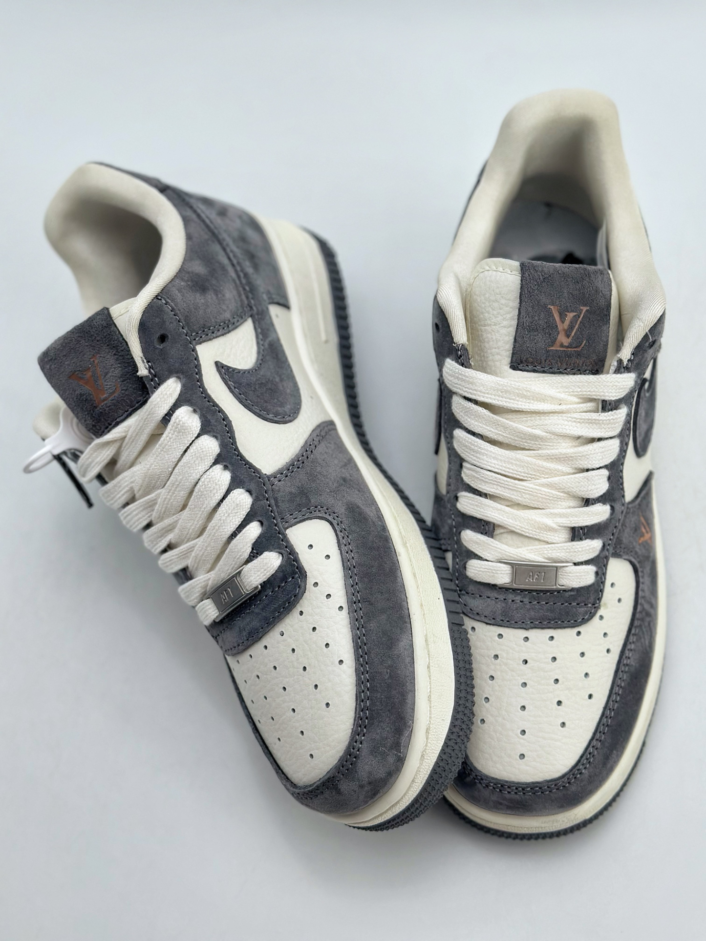 「コラボモデル」Louis Vuitton x Nike Air Force 1 Low スニーカー