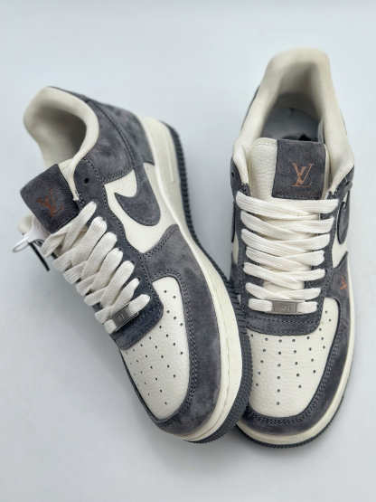 「コラボモデル」Louis Vuitton x Nike Air Force 1 Low スニーカー
