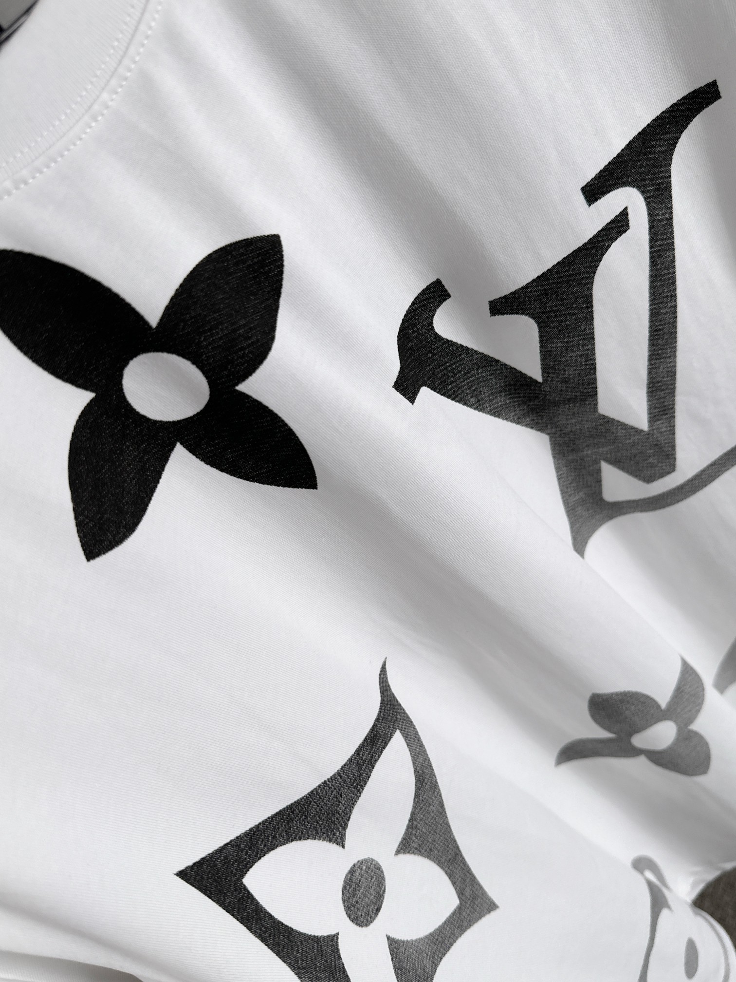 ルイ・ヴィトン「Louis Vuitton」ハイネックプレミアムコットン半袖Tシャツ