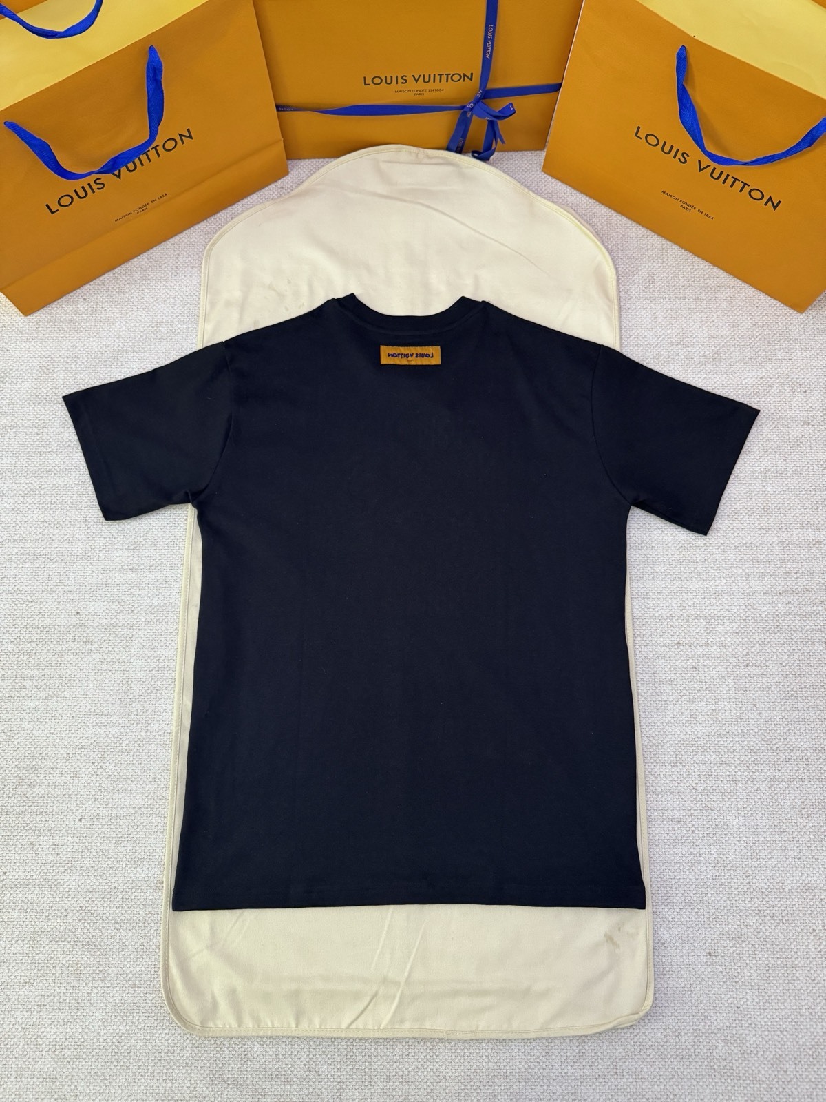 ルイ・ヴィトン「Louis Vuitton」モノグラム ビーズ エンブロイダリー Tシャツ