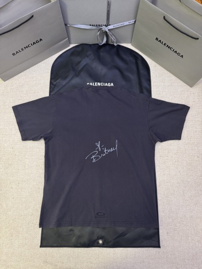 バレンシアガ「Balenciaga」ブリトニー・スピアーズ ポートレート プリントTシャツ