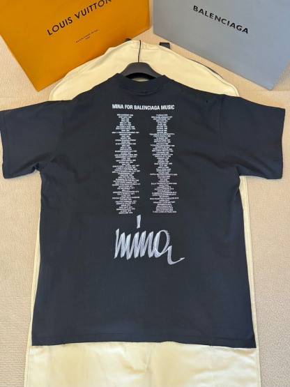 バレンシアガ「Balenciaga」Mina リミテッド ポートレート プリントTシャツ