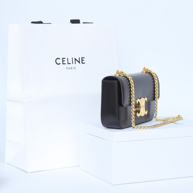 セリーヌ「Celine」Triomphe チェーンショルダーバッグ