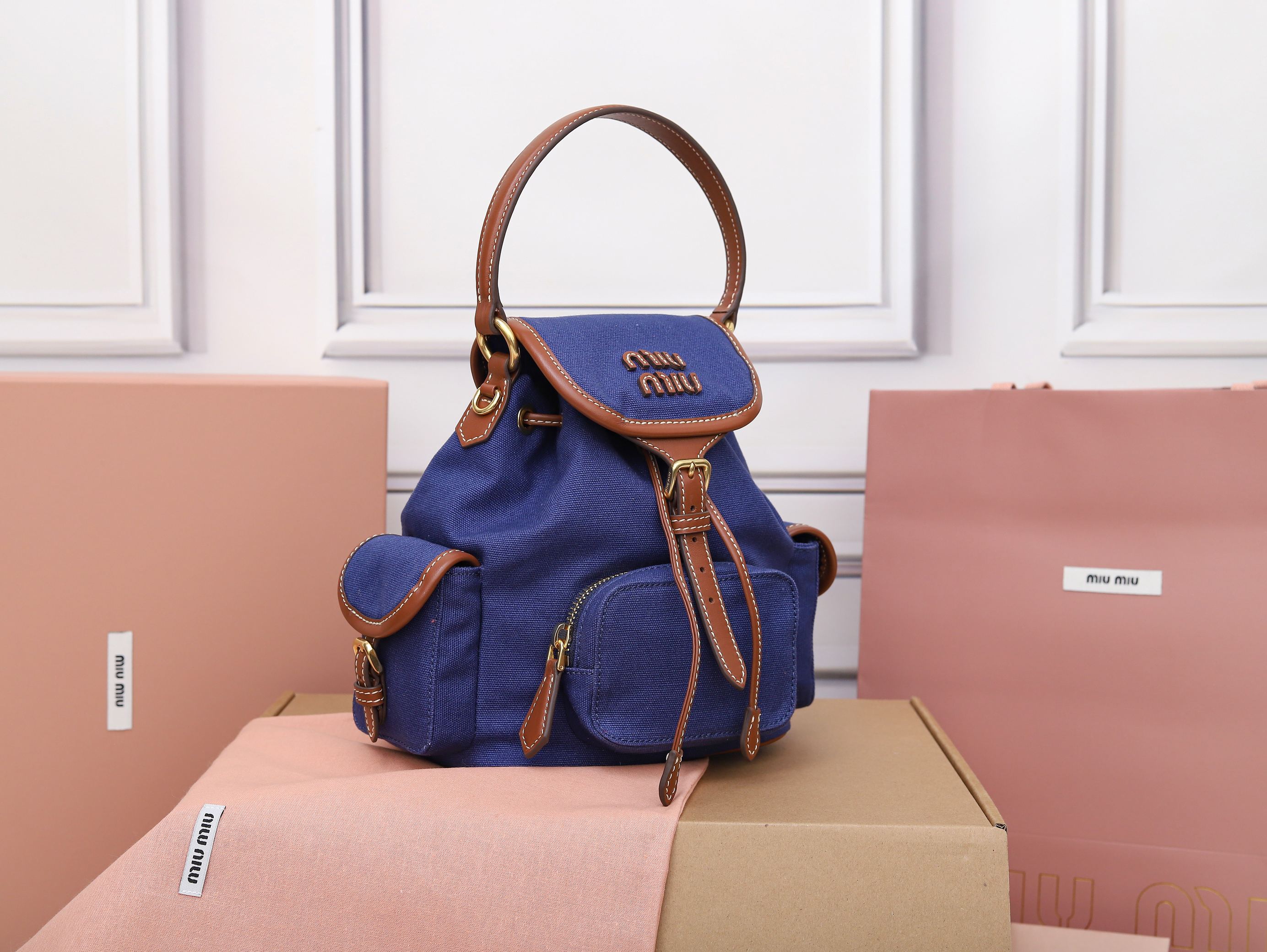 ミュウミュウ「Miu Miu」Wander コンバーチブルリュックサック