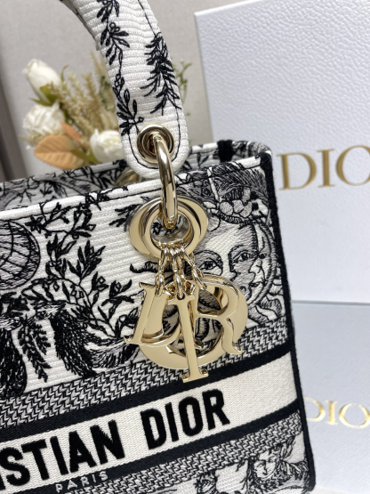 ディオール「Dior」Lady D-Lite ショルダーバッグ