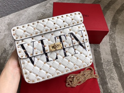 ヴァレンティノ「Valentino」ガラヴァーニ ミニ スタッド レザー ショルダーバッグ