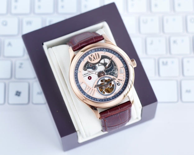 ショパール「Chopard」アルパインイーグルメンズ スケルトンウォッチ42mm