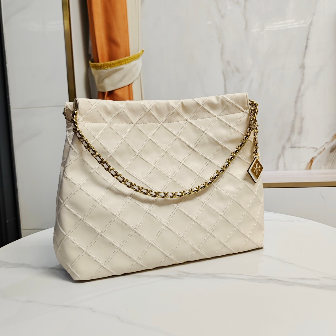 トリー バーチ「Tory Burch」 FLEMING SOFT 抽繩ショルダーバッグ