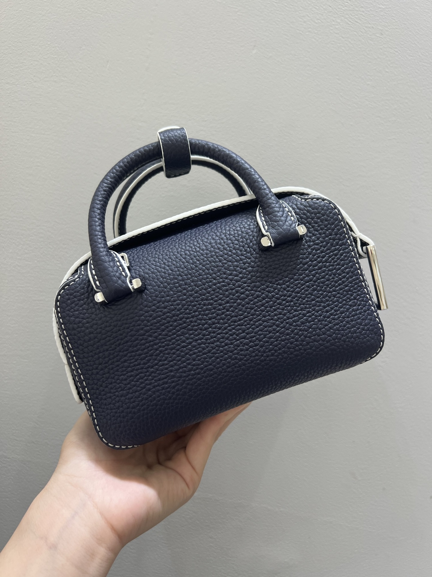 デルヴォー「Delvaux」Cool Box Nano ショルダーバッグ