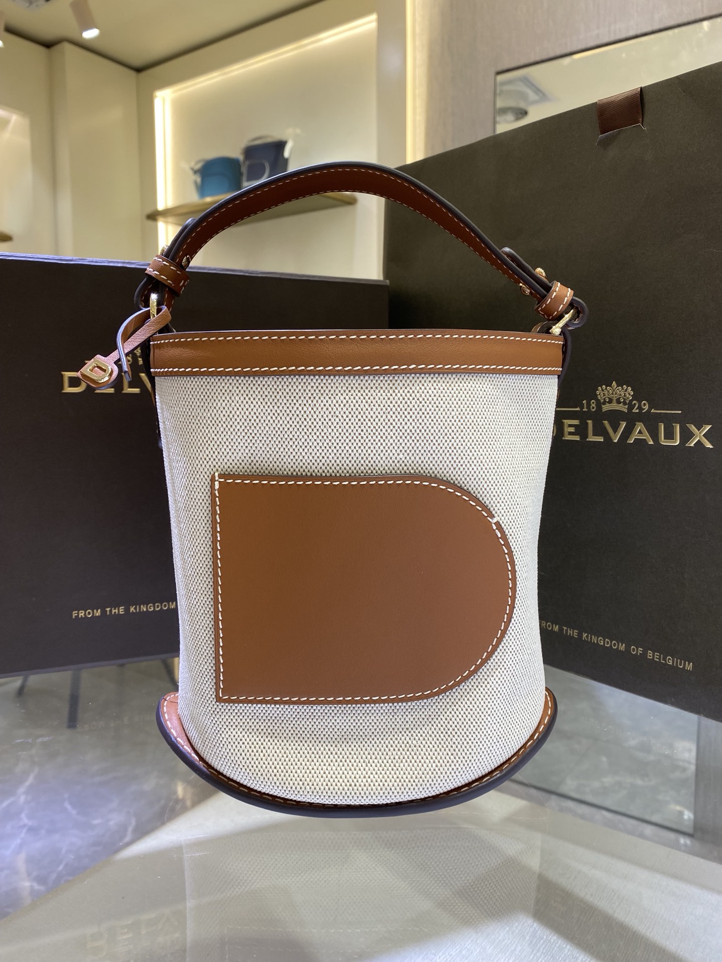デルヴォー「Delvaux」