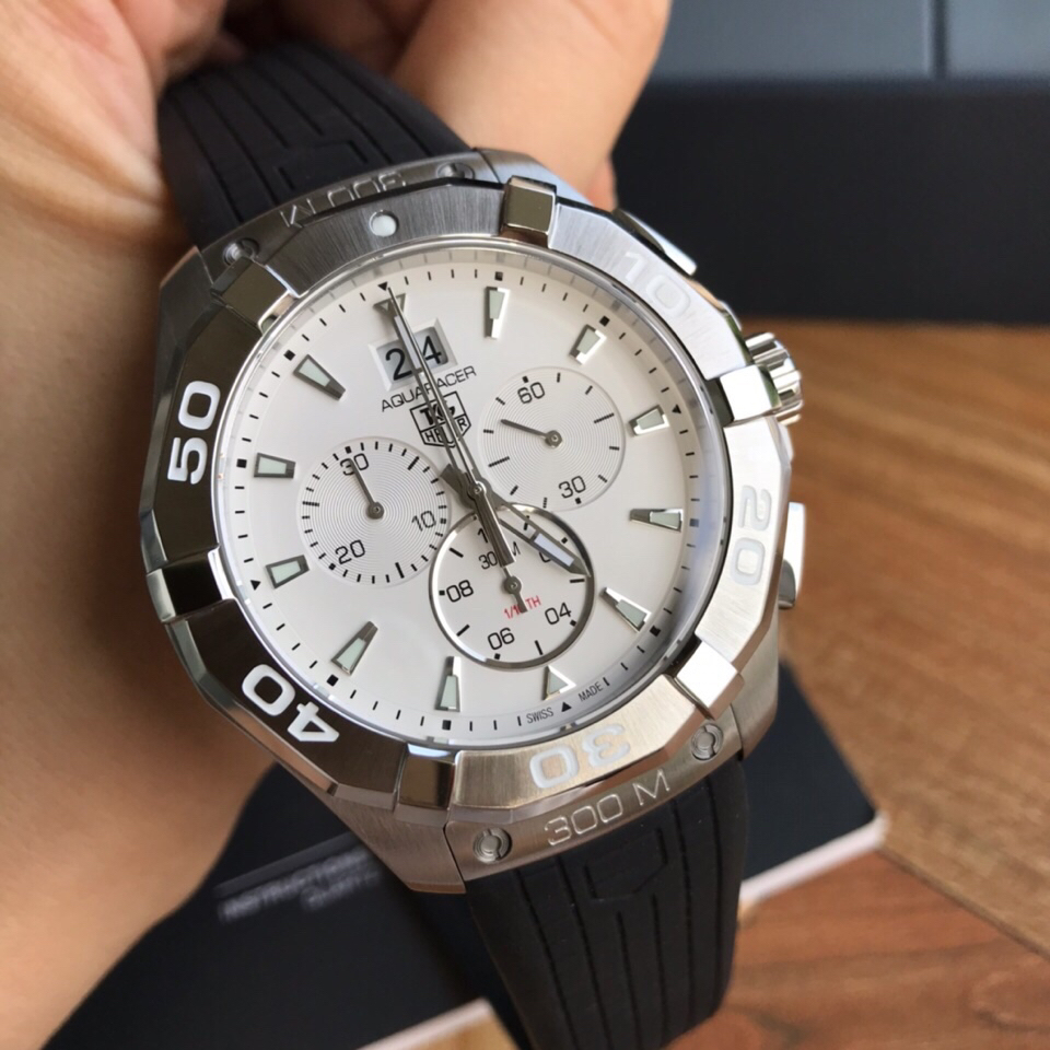 タグ・ホイヤー「TAG Heuer」 アクアレーサー クォーツ クロノグラフ メンズウォッチ43mm