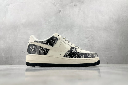 「コラボモデル」Louis Vuitton x Nike1 '07 スニーカー
