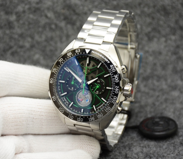 タグ・ホイヤー「TAG Heuer」フォーミュラー1 クロノグラフクォーツ メンズ 腕時計44.5mm