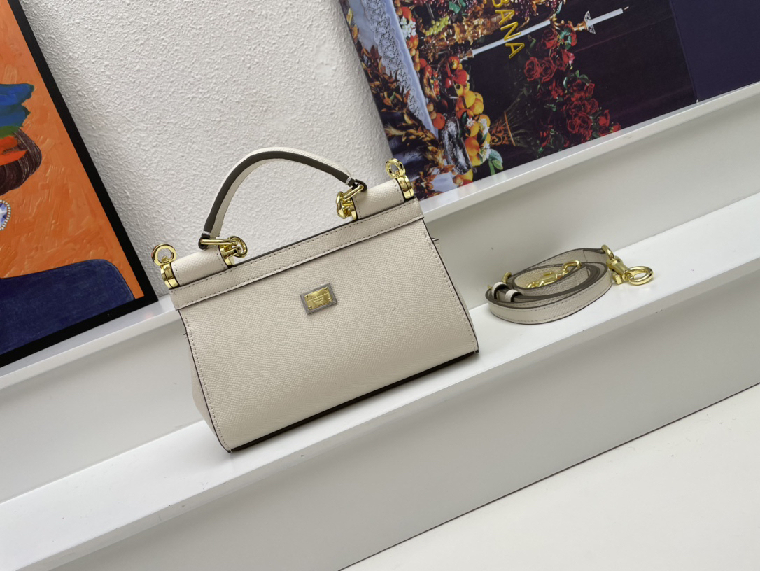 ドルチェ・アンド・ガッバーナ「D&G」クリスタルエンベリッシュド ミニバッグ