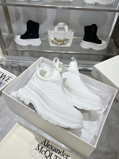 アレキサンダー・マックイーン［Alexander McQueen］Trail-Inspired Sneaker "Tech Waterproof" スニーカー