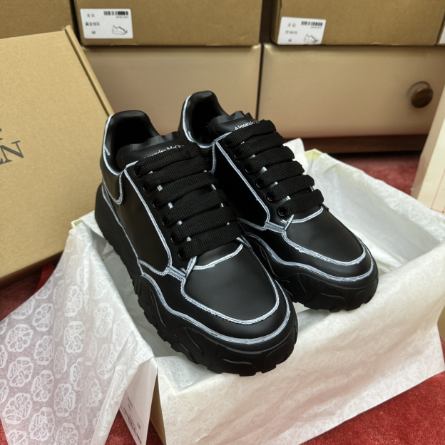 アレキサンダー・マックイーン［Alexander McQueen］Oversized Sneaker "Silk Gloss Leather" スニーカー