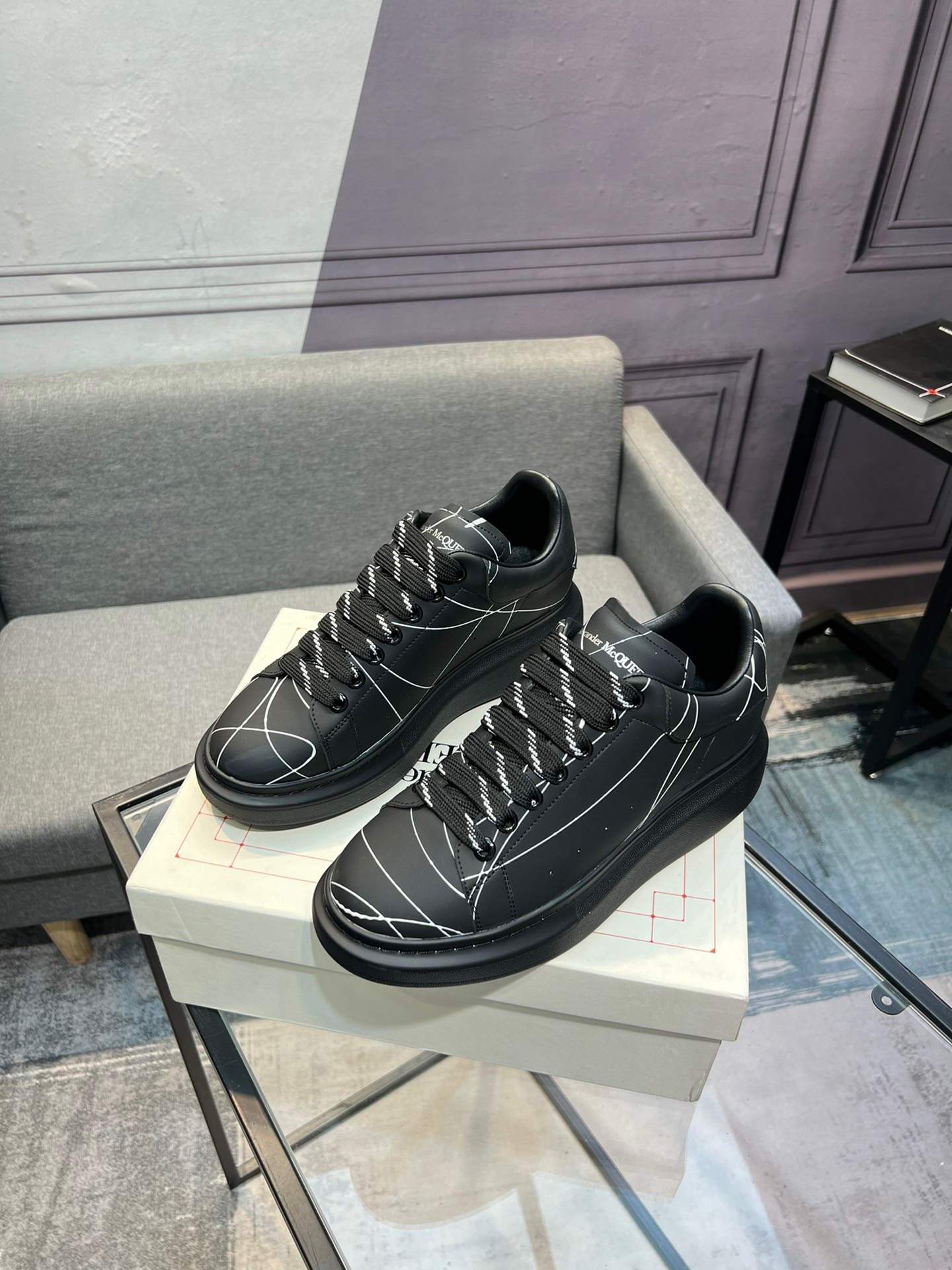 アレキサンダー・マックイーン［Alexander McQueen］Oversized Sneaker "Classic White" スニーカー