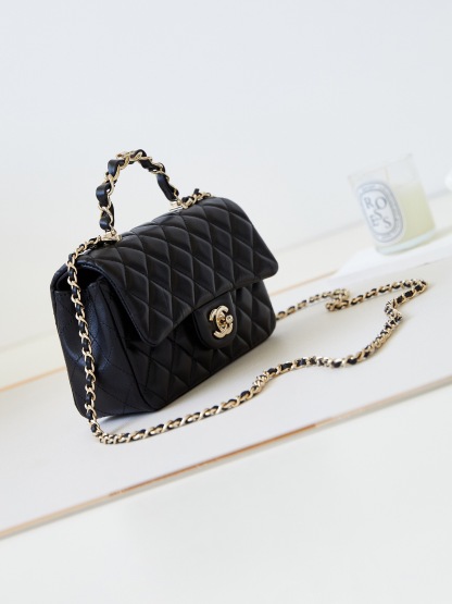 シャネル「Chanel」23K クラシックフラップ ミニ チェーン＆ハンドル ショルダーバッグ