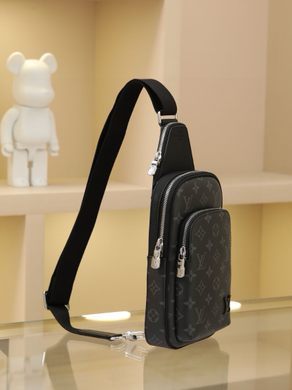 ルイ・ヴィトン「Louis Vuitton」Avenue モノグラム・エクリプス スモール ショルダーバッグ