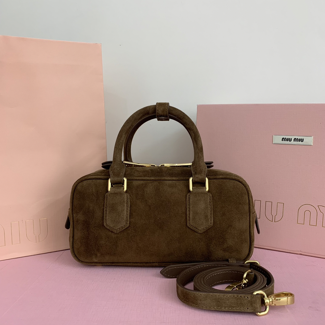 ミュウミュウ「Miu Miu」レディースArcadia鹿の毛皮のハンドバッグ斜め掛けバッグです